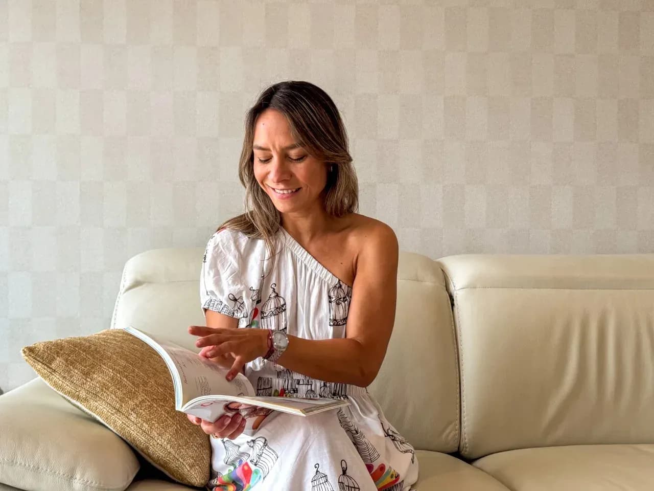 Oriana Severino con su libro