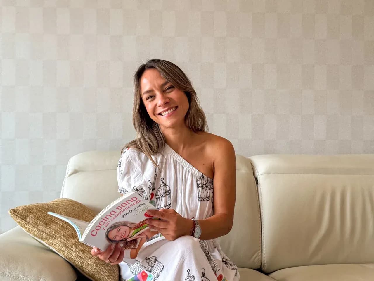 Oriana Severino con su libro