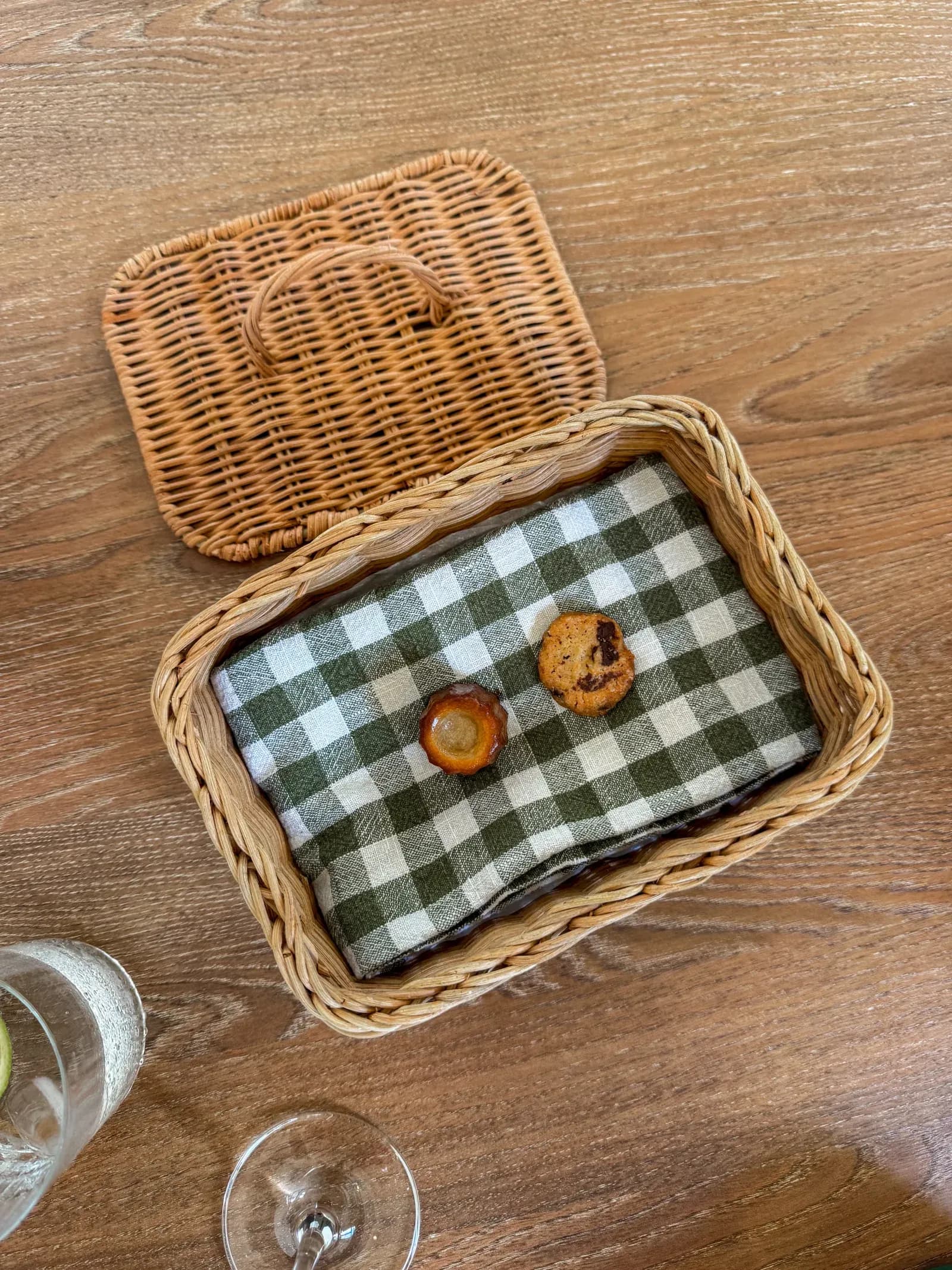 Petit Four (Moral) - Materia Prima