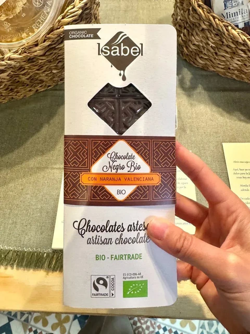 Ejemplo de sello Fairtrade en tableta de chocolate